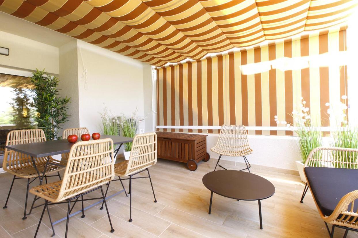 Appartement Holidays Benalbeach